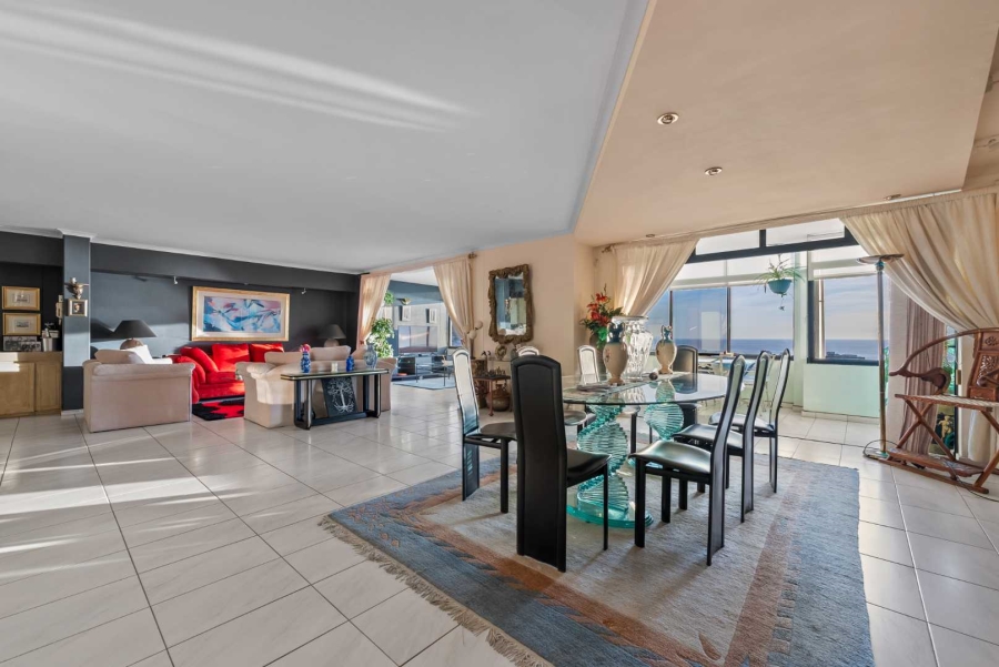 3 Bedroom Property for Sale in Sea Point Western Cape